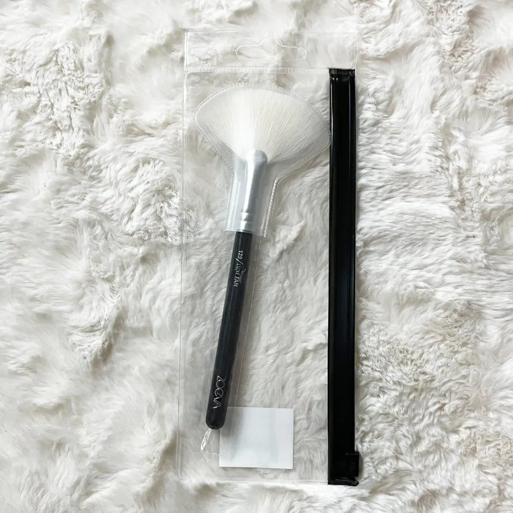 🔮 5/$25 Zoeva 129 Luxe Fan‎ Brush